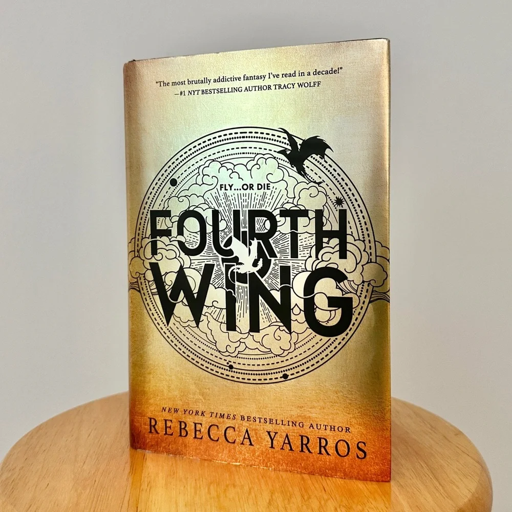 Fourth Wing Hardcover Yarros, Rebecca (The Empyrean #1) Adult Fantasy Romance - Picture 1 of 7